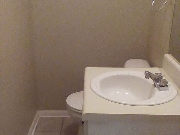 5th image of 209 Helen Cir #B