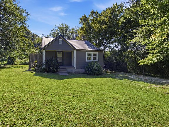 3rd image of 57 Circle Dr