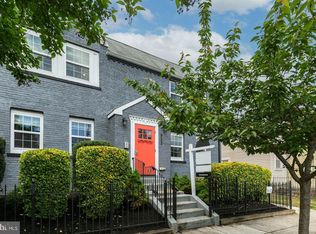 332 18th Pl NE APT 1, Washington, DC 20002