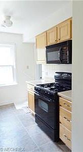 4th image of 154 Johnson Ave