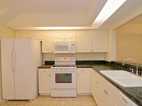 5th image of 3809 Lavista Cir APT 233