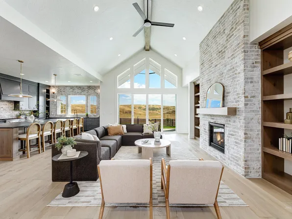 5373 W Haughburn Dr, Eagle, ID 83616