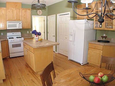 4th image of 18513 SE 42nd Cir
