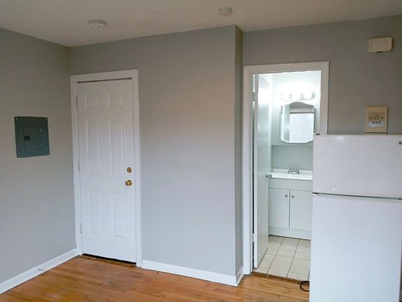 2nd image of 7205 N Western Ave APT 2
