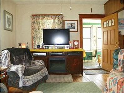 5th image of 55 Sturges St