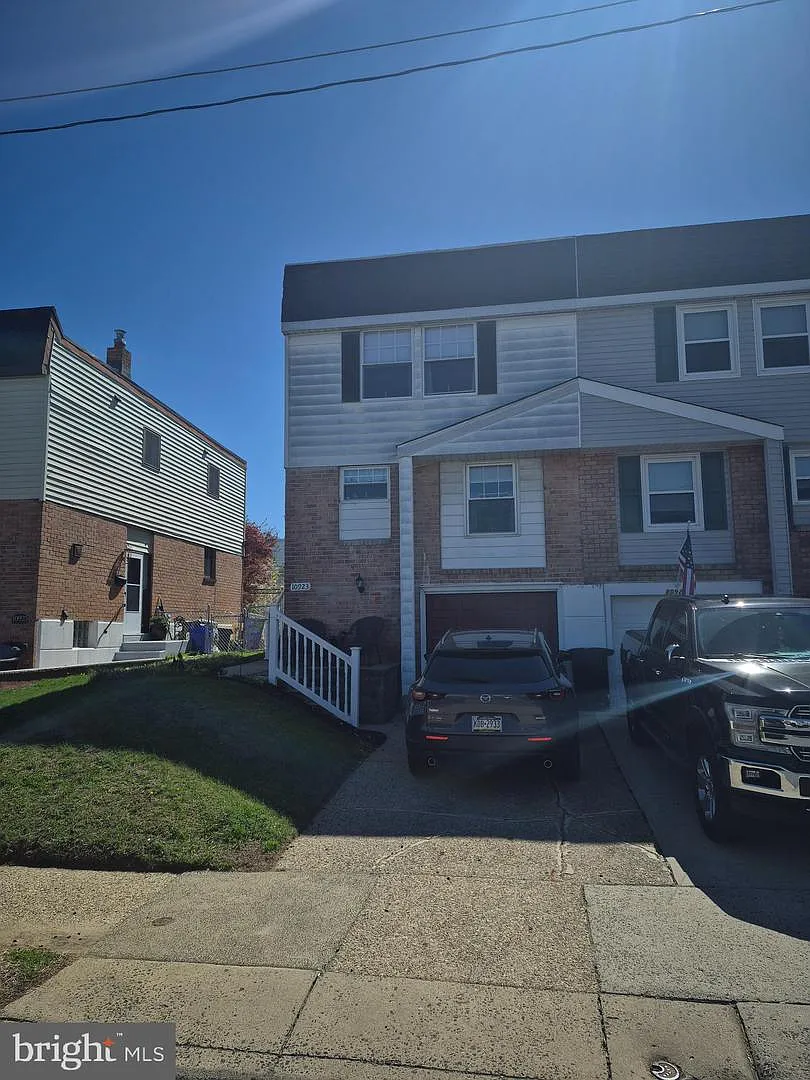 10923 Kirby Dr photo 1