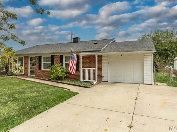 1 Jamaica Dr, Saint Peters, MO 63376