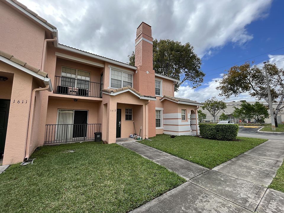 1st image of 1612 Belmont Ln #172