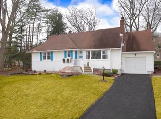 12 Ridge Ct, East Brunswick, NJ 08816