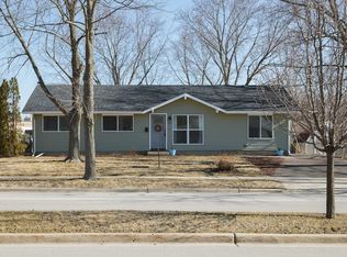 820 E Streamwood Blvd, Streamwood, IL 60107