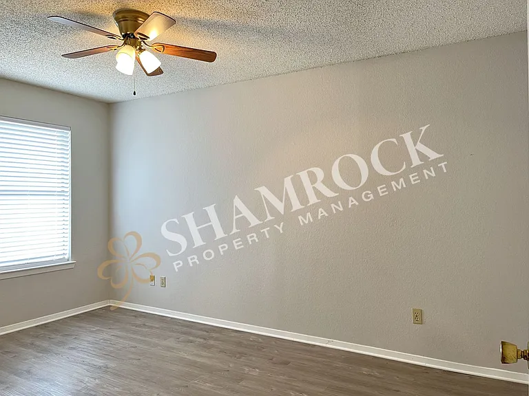 9004 Regal Dr — Photo 10