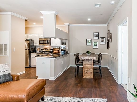 3rd image of 6818 Northbury Ln #1014