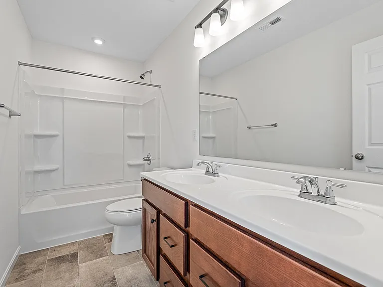 Quail Hollow Dr — Photo 35
