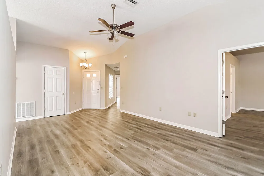 3 bed, 2.0 bath, 1560 sqft, $2,525 — Photo 4