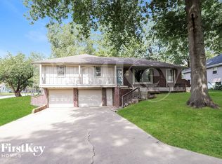 1343 SW Horizon Dr, Blue Springs, MO 64015