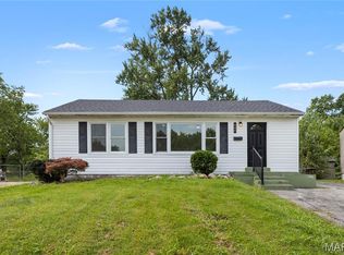 840 La Crosse Dr, Florissant, MO 63031