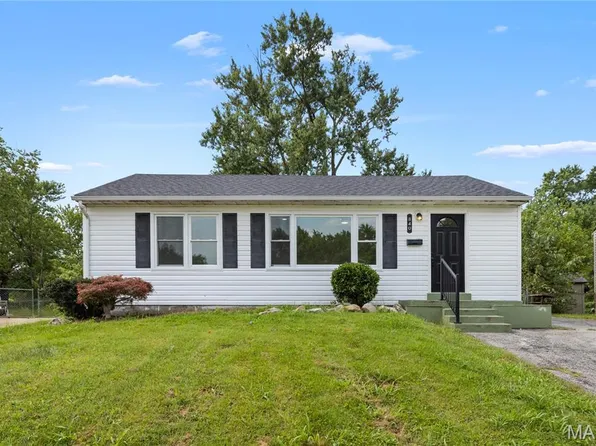 840 La Crosse Dr, Florissant, MO 63031