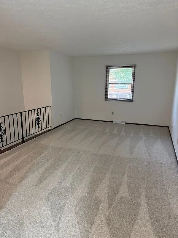 2 bed, 2.0 bath, 930 sqft, $1,025 — Photo 4