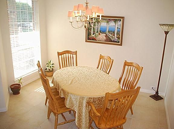 4th image of 1401 Somerset Dr