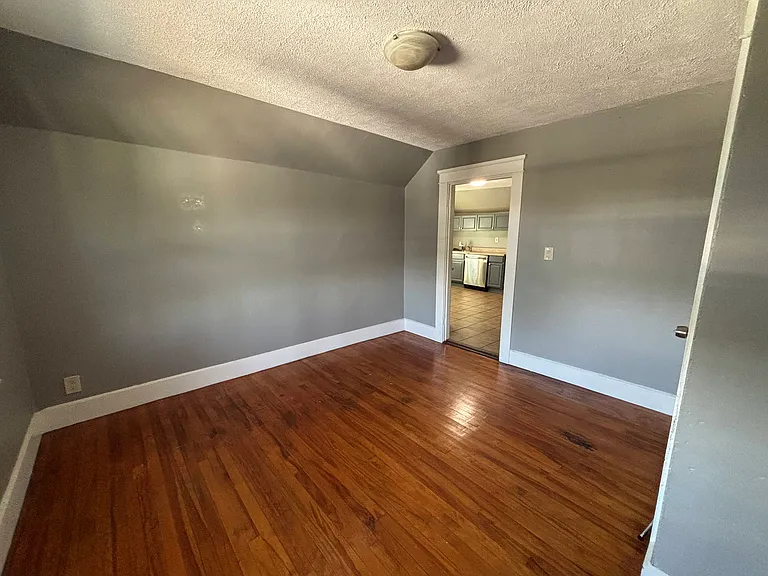 38 Cliff St #3 — Photo 3