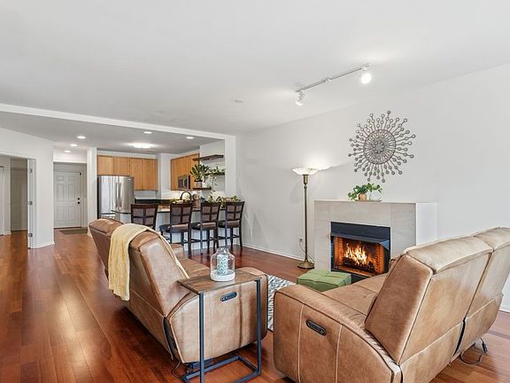 5th image of 520 N Halsted St APT 315