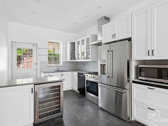 4th image of 41 Bradhurst Ave