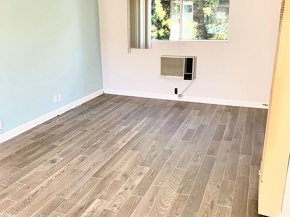 3rd image of 962 Granville Ave APT 7