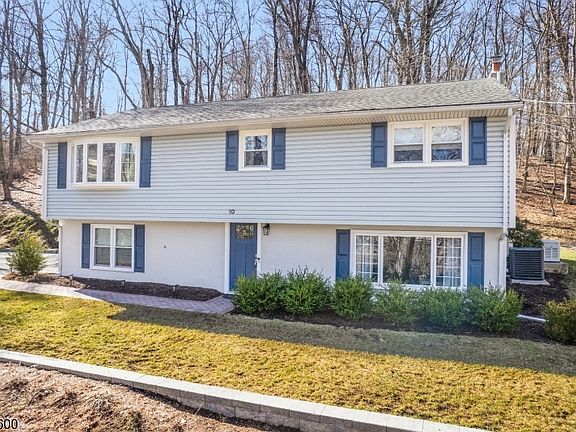 2nd image of 10 Ironia Rd