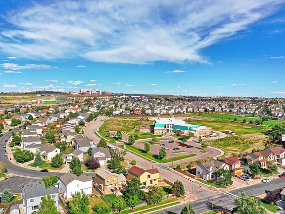 Close to school & rec center