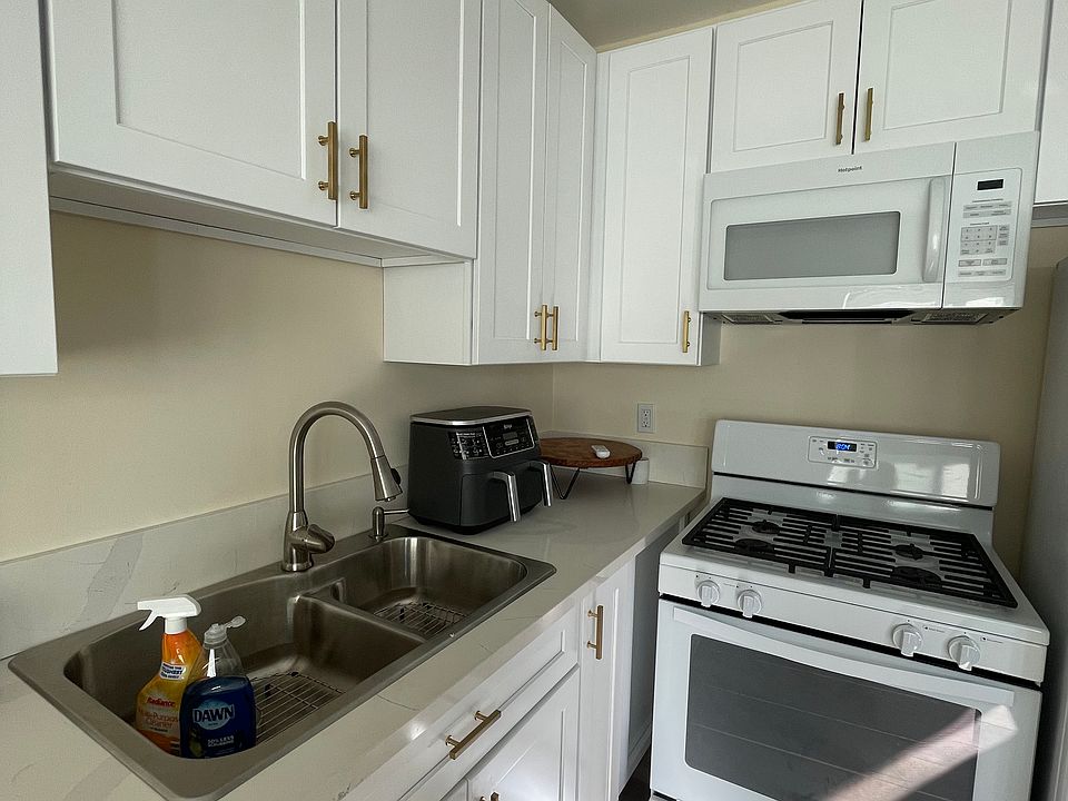 2nd image of 2518 N Keystone St