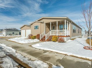 1604 Deerfield Rd SE, Mandan, ND 58554