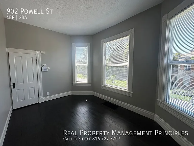 902 Powell St — Photo 5
