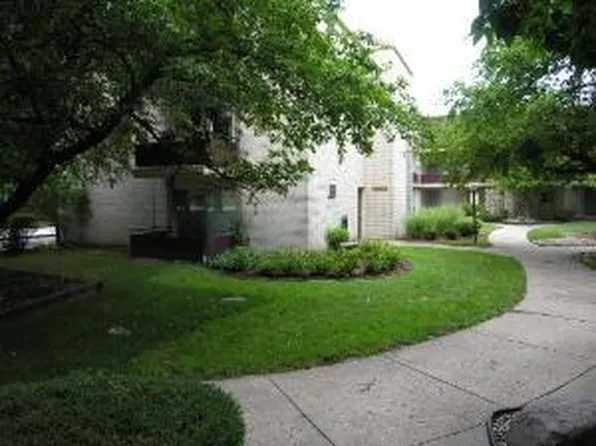 12558 Fairview Ave #1B, Blue Island, IL 60406