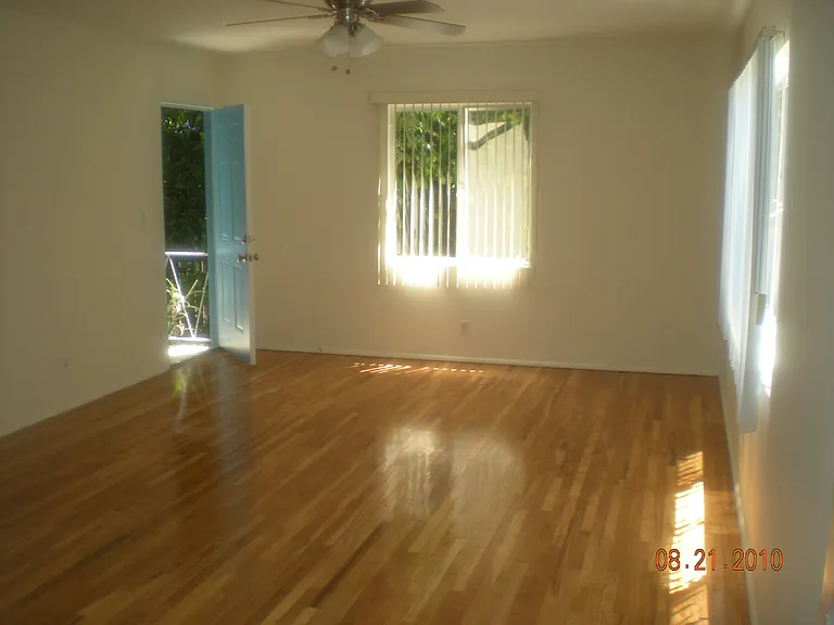 1730 Purdue Ave #2 — Photo 9