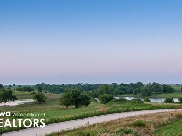 2313 Lake Trl, Fairfield, IA 52556