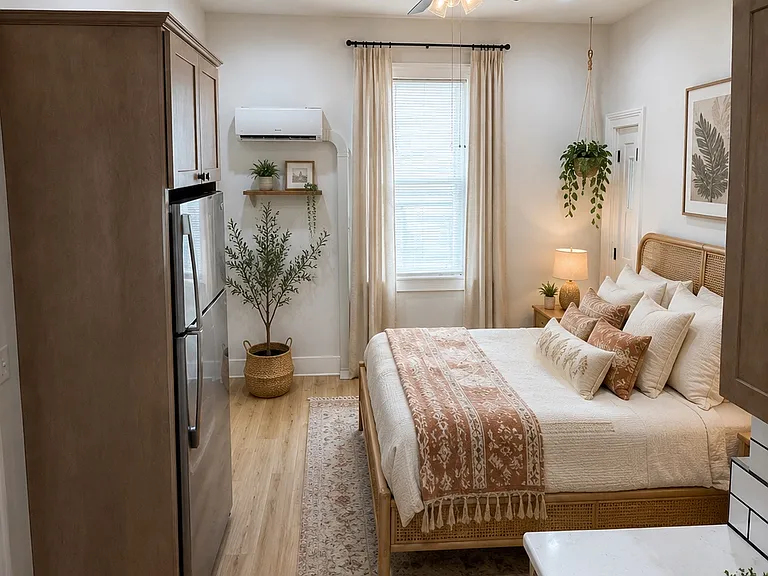 1214 Columbia St #6 — Photo 3