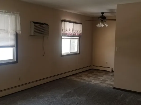 214 W State St #5, Belle Plaine, MN 56011