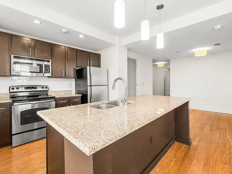 401 Cherry St — Photo 20