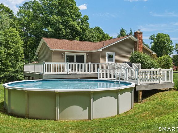 4th image of 94 Fox Run Drive