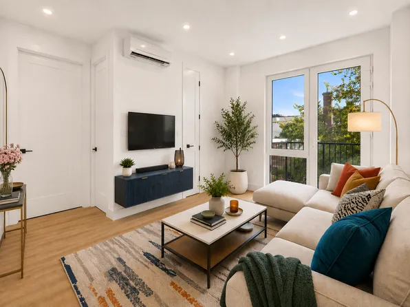 624 Metropolitan Avenue image 1 of 7