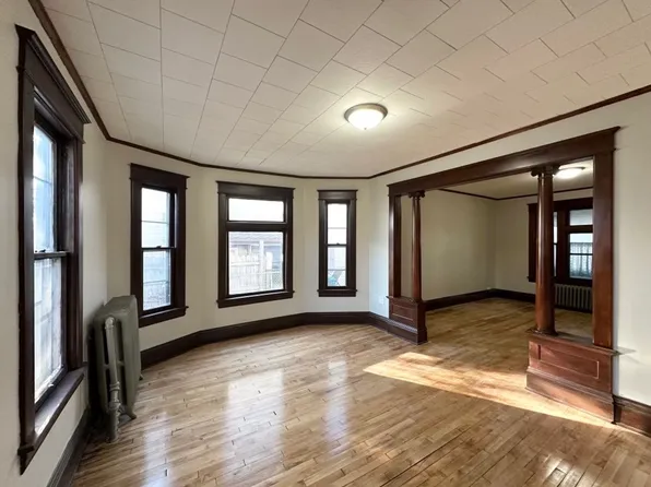 1060 Arkwright St, Saint Paul, MN 55130