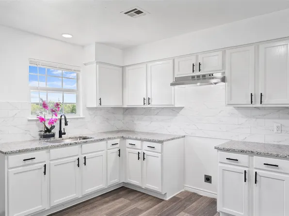 422 Mark St, Hillsboro, TX 76645