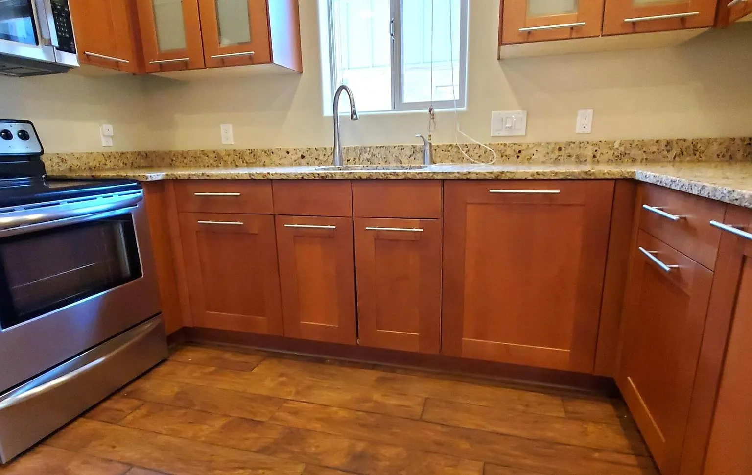 2 bed, 945 sqft, $1,650 — Photo 3