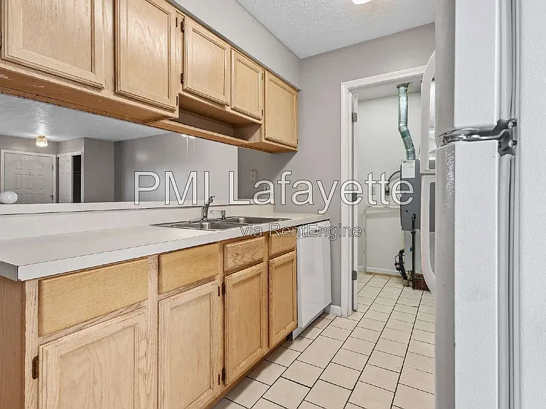 1703 Union St #B — Photo 8