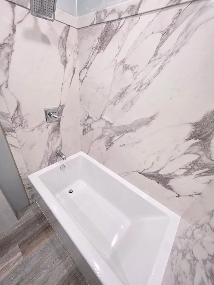 1344 Oakes St Duplex — Photo 2