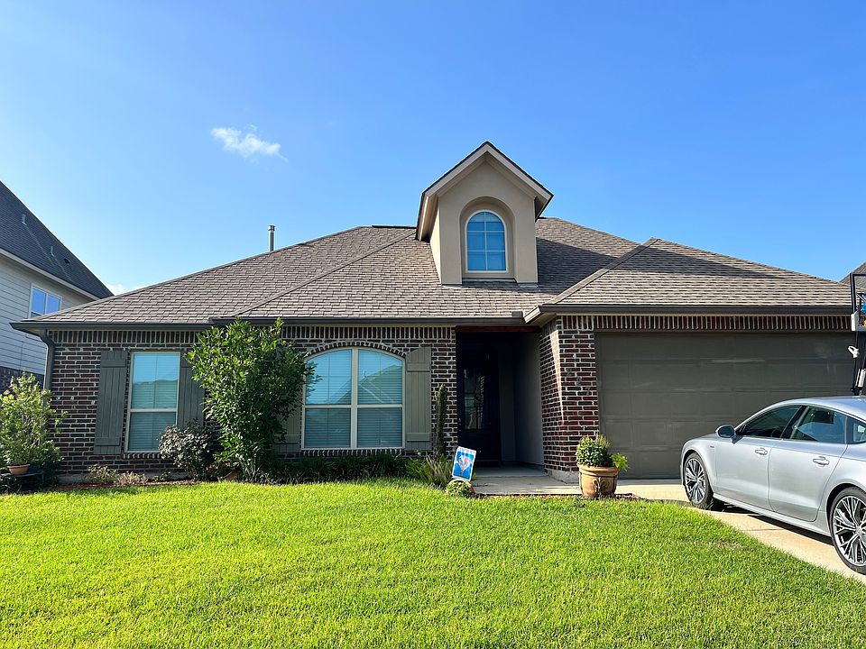 1st image of 227 Forest Grove Dr