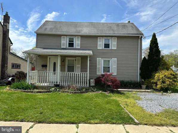 228 N New St, Clayton, NJ 08312