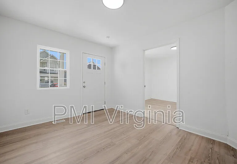 307 N 4th St — Photo 4