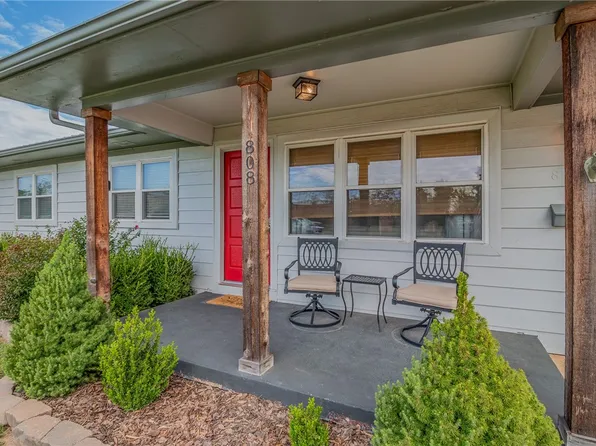 808 NW 8th St, Bentonville, AR 72712