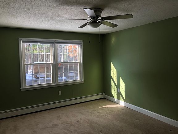 4th image of 4 Autumn Leaf Dr APT 08